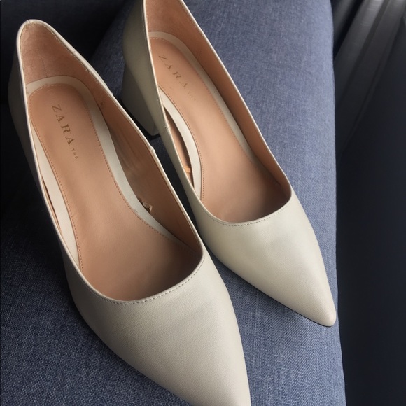 Zara Pointy Block Heel Shoes - Picture 2 of 4